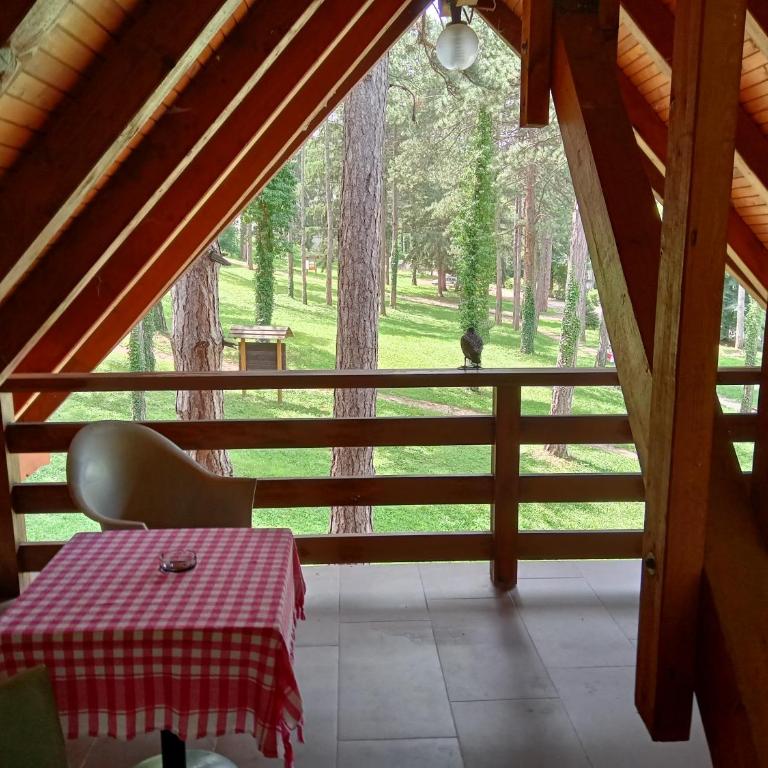 Prenoćište/Restoran Lovac - Twin Room with Balcony - 7