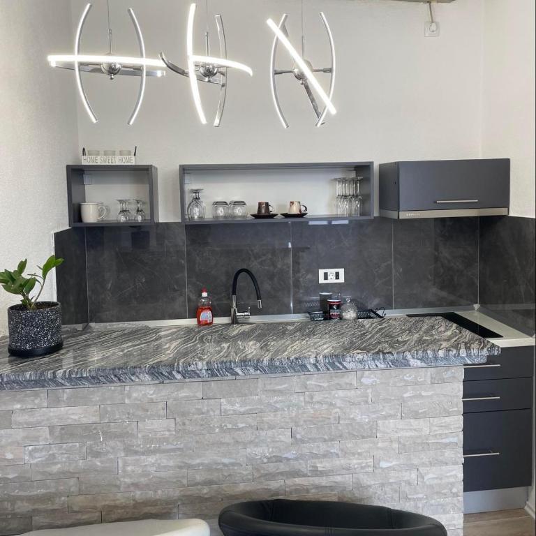 Apartmani Andrić - Stylish & Peaceful Apartment with Free Parking - 10 min Walk to Old Town - Studio Apartman - 17
