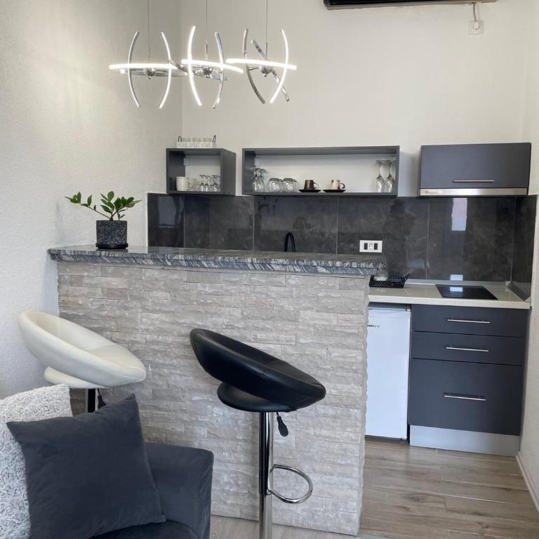 Apartmani Andrić - Stylish & Peaceful Apartment with Free Parking - 10 min Walk to Old Town - Studio Apartman - 13