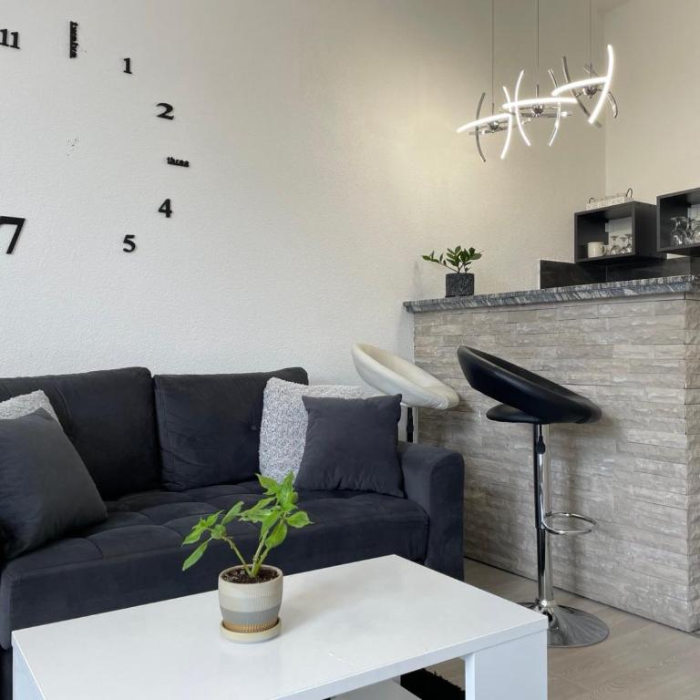 Apartmani Andrić - Stylish & Peaceful Apartment with Free Parking - 10 min Walk to Old Town - Studio Apartman - 15