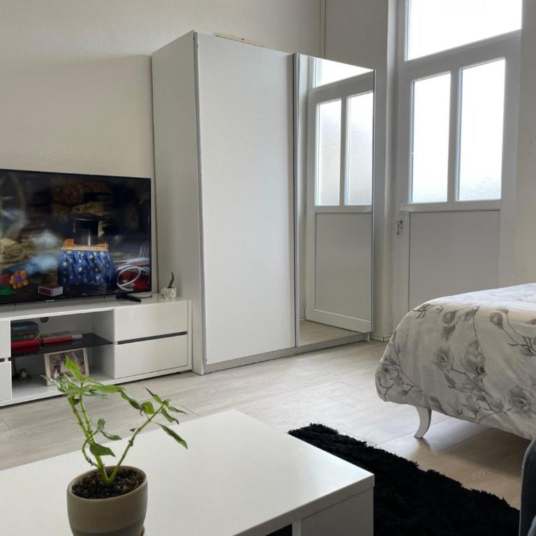 Apartmani Andrić - Stylish & Peaceful Apartment with Free Parking - 10 min Walk to Old Town - Studio Apartman - 31