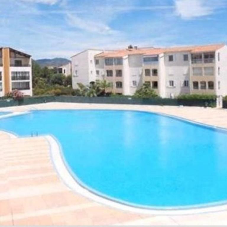 T2 climatisé au LAGON BLEU classé 2 étoiles, garage box ferme, tennis, piscine de 1200 m2 - Appartement 1 Chambre - 3