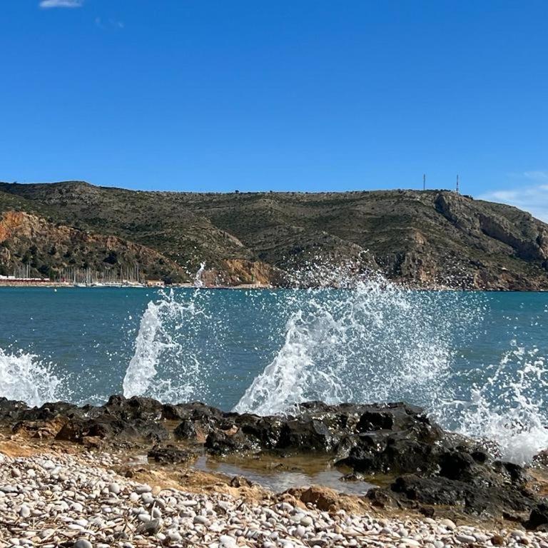 ACOGEDOR Y PRECIOSO ÁTICO EN JAVEA Primera línea playa - Apartamento de 2 dormitorios - 40