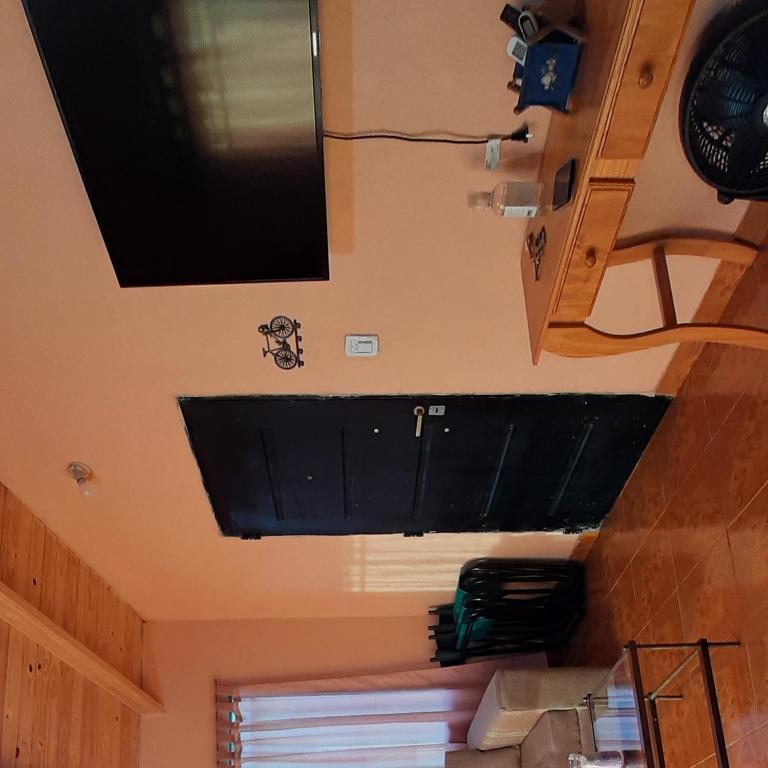 Casa con piscina en Gobernador Roca - Two-Bedroom House - 3