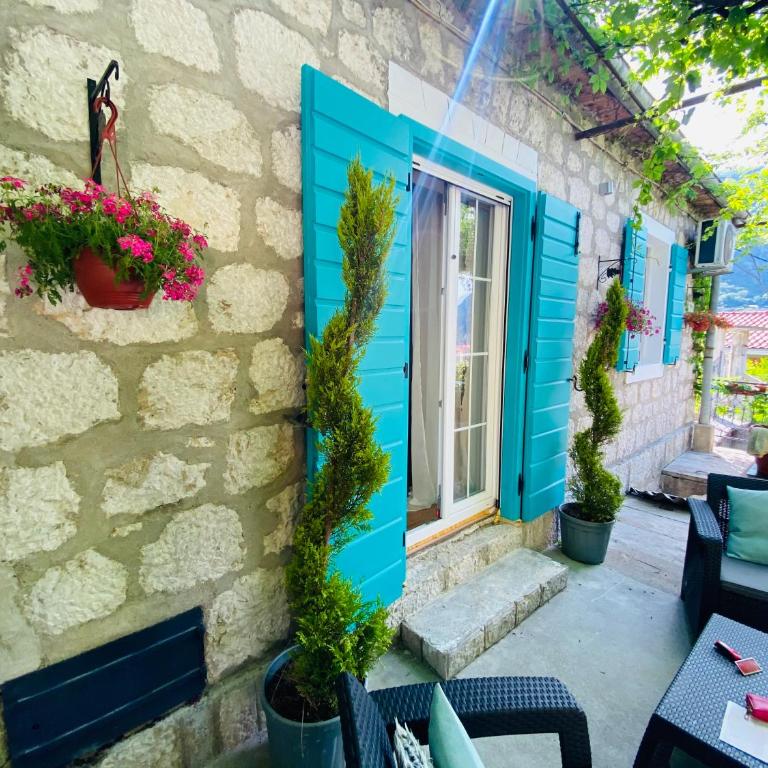 A 100 Years Old Rustic Mediterranean stone house with large terrace - Two-Bedroom Apartment - 45