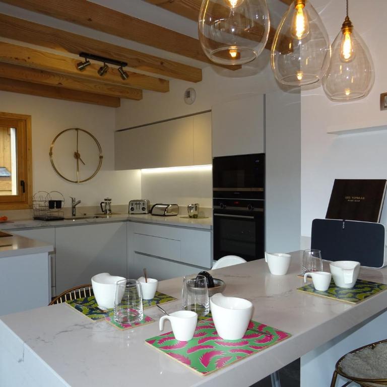 Chalet de luxe avec accès pistes, sauna et jacuzzi - FR-1-344-744 - Chalet - 10