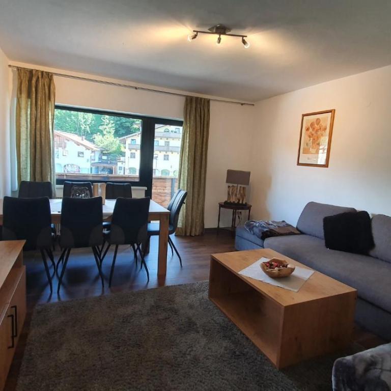 Absolute Active Mountain Resort - Apartment mit 3 Schlafzimmern, Balkon und Bergblick - 2