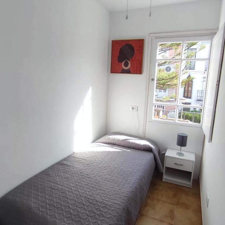 Villaparadisi - Three-Bedroom House - 18