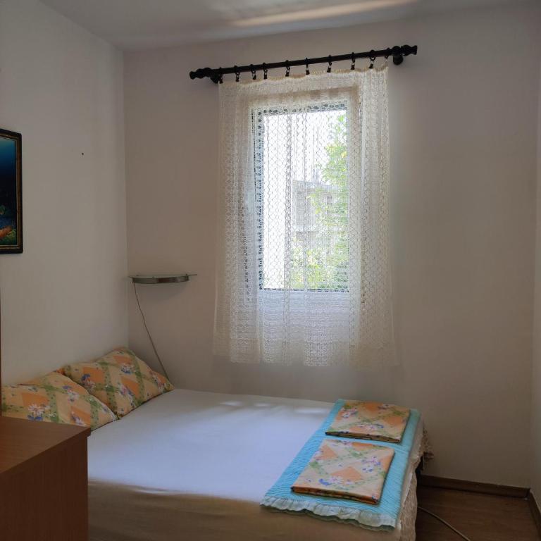 Apartments At Two Sisters - Deluxe Apartment - 5