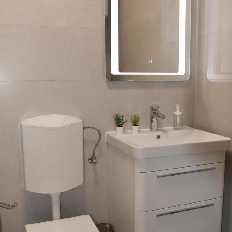 Memories apartment - Two-Bedroom Apartment - 33