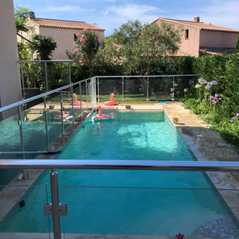 Villa Elimia piscine privée & chauffée - Chambre Double - Vue sur Piscine - 1
