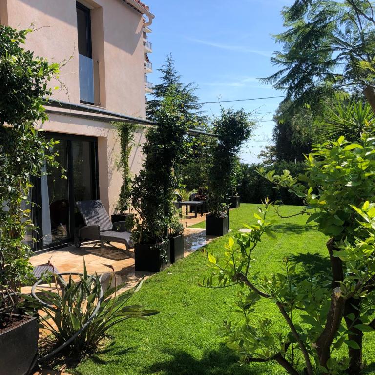 Villa Elimia piscine privée & chauffée - Chambre Double - Vue sur Piscine - 8