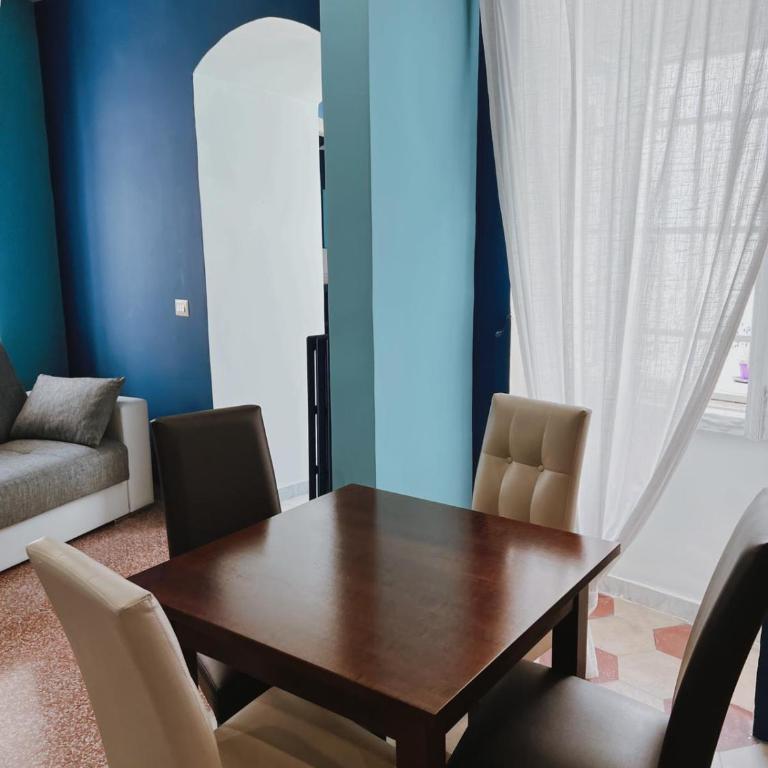 DEAS B&B - Camera Familiare - 13