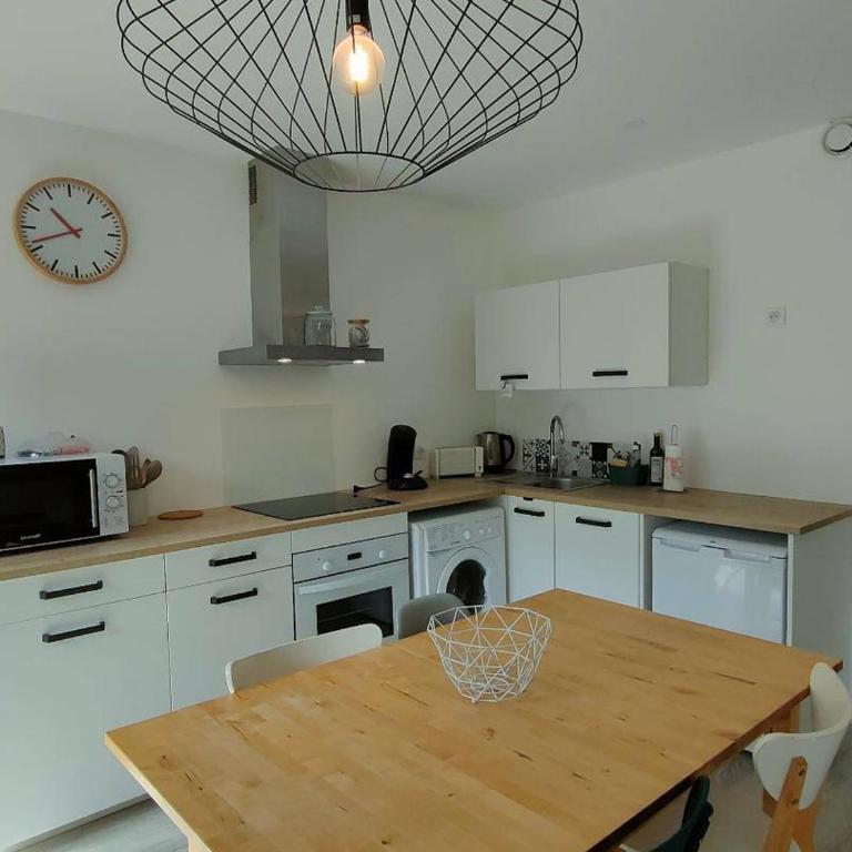 Appartement T1bis à Cauterets avec parking pour 4 personnes - FR-1-234-242 - Studio - 2