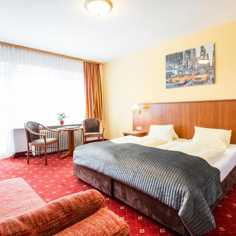 Kurhotel & Hotel Mozart - Doppelzimmer mit Balkon - 11