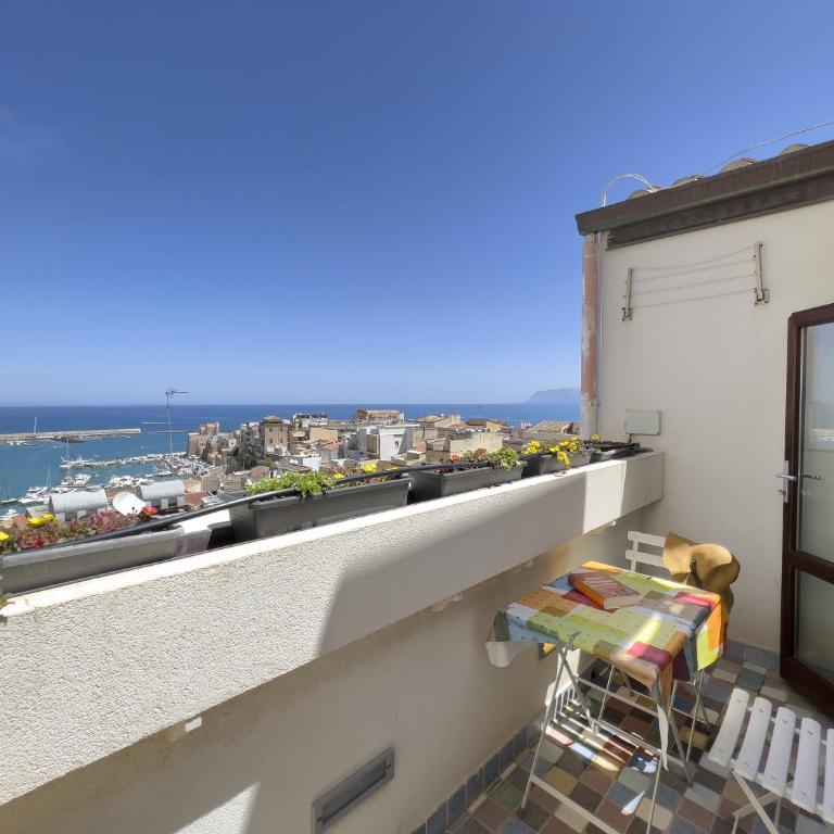 Sicilia Ovest - Sea View Balcony Cerri - Studio Apartment with Sea View - 1