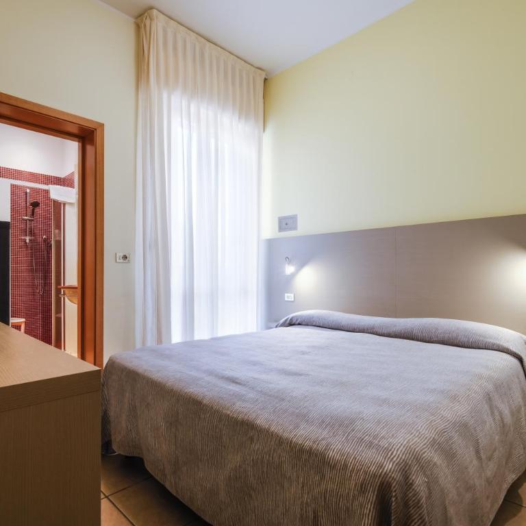 Hotel Thea - Camera Matrimoniale/Doppia con Letti Singoli con Balcone - 12