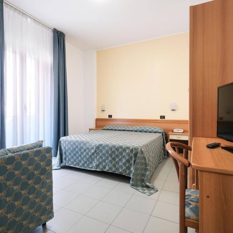 Hotel Thea - Camera Tripla con Balcone - 9