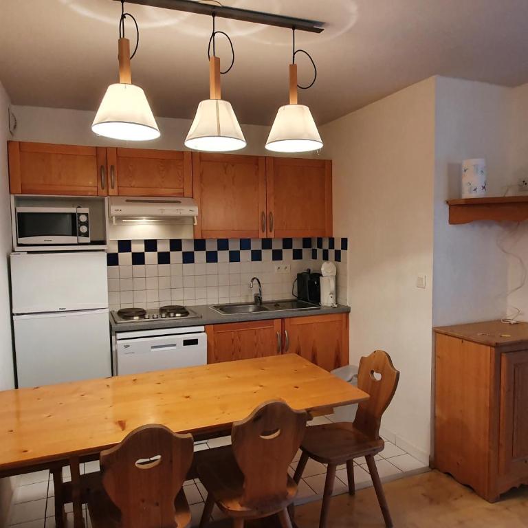 Appartement T3 5 Pers Domaine Les PIC D'ARAN - Appartamento con 1 Camera da Letto - 5