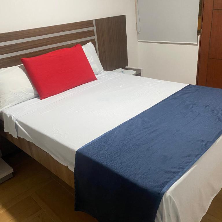 Hotel Suit Esmeralda - Habitación Doble con baño privado - 7
