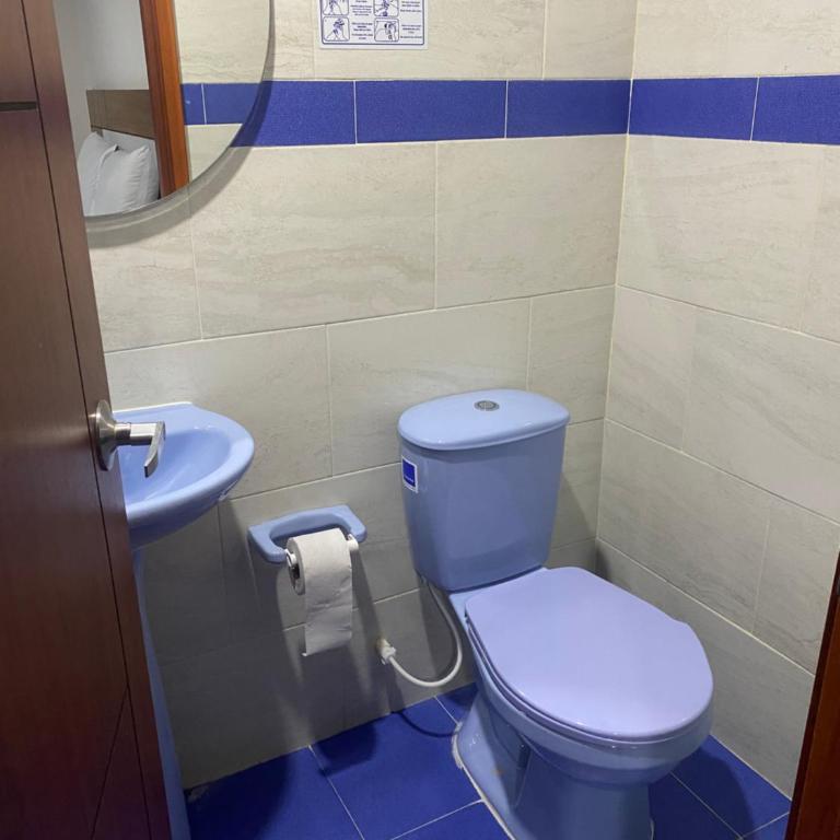 Hotel Suit Esmeralda - Habitación Doble con baño privado - 8