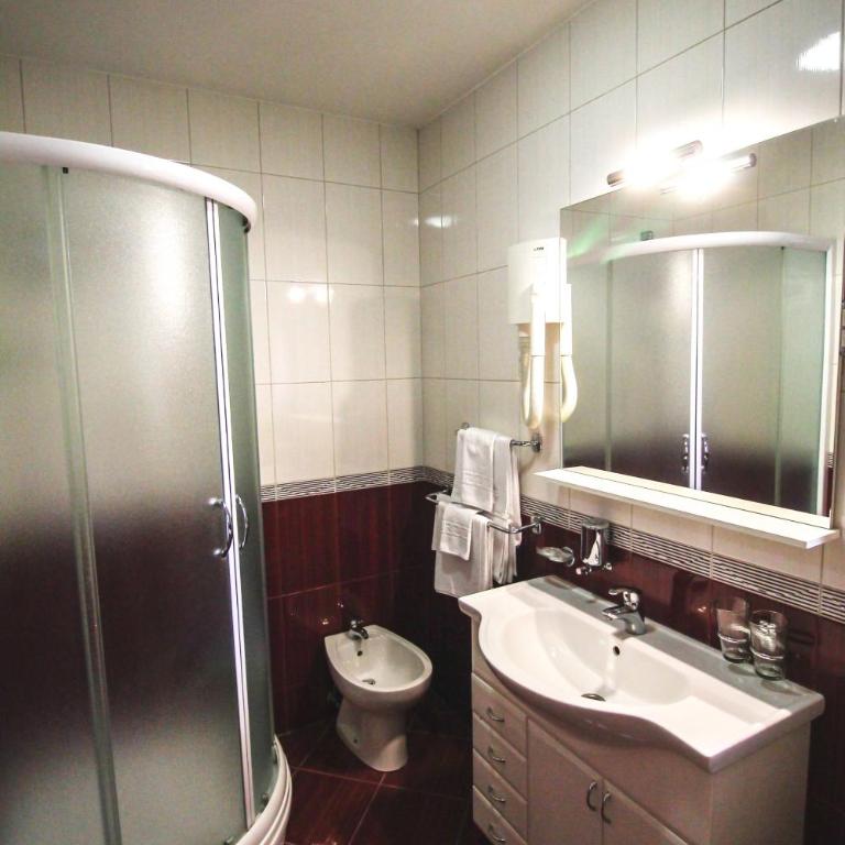 Hotel Vila Vrbas - Two-Bedroom Suite - 9