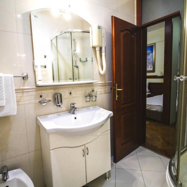 Hotel Vila Vrbas - One-Bedroom Suite - 17