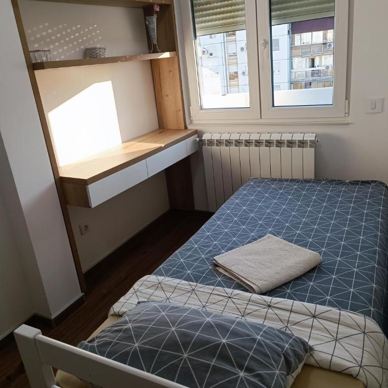 Serbian home, Gandijeva 162 - Apartman sa 2 Spavaće Sobe - 8