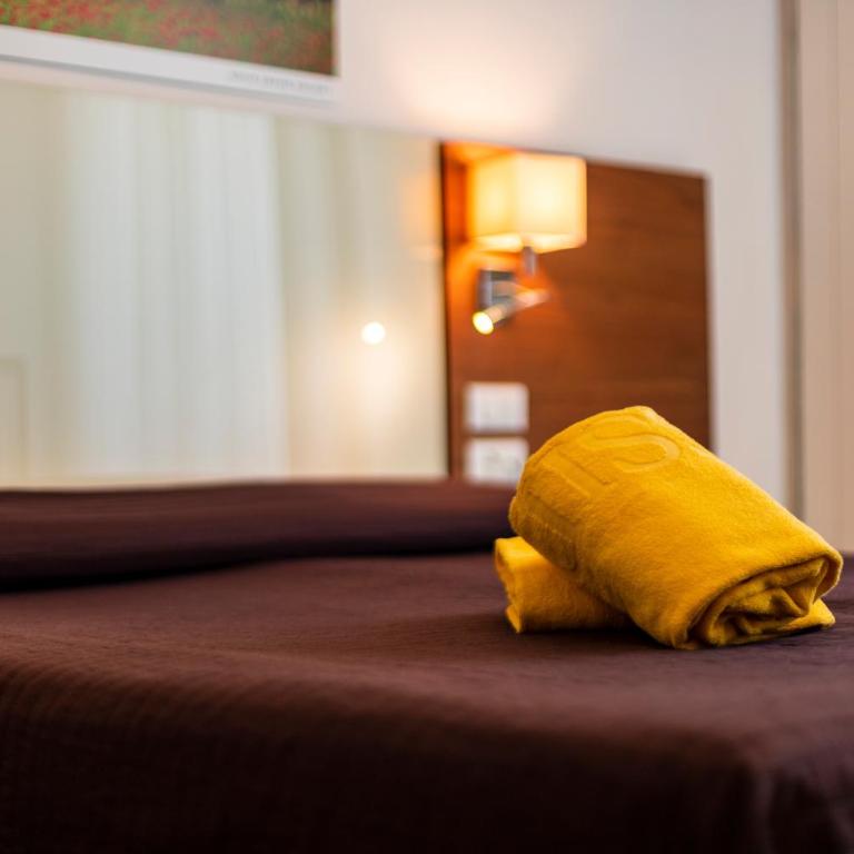Hotel President - Triple Room with Balcony - 10