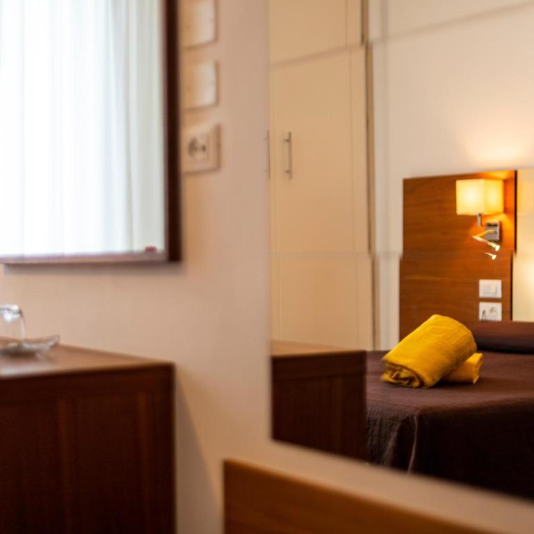Hotel President - Triple Room with Balcony - 6