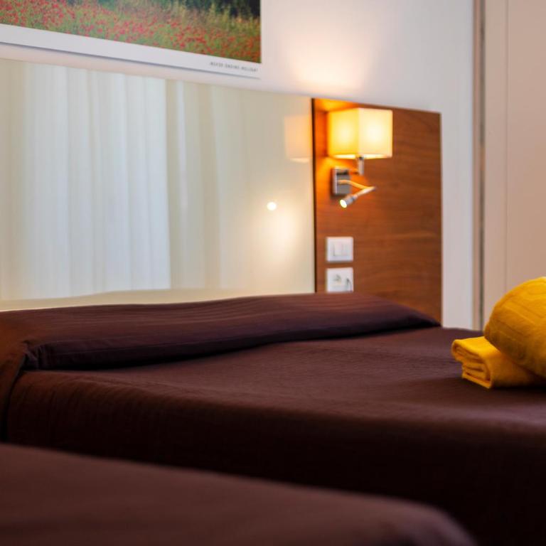 Hotel President - Triple Room with Balcony - 8