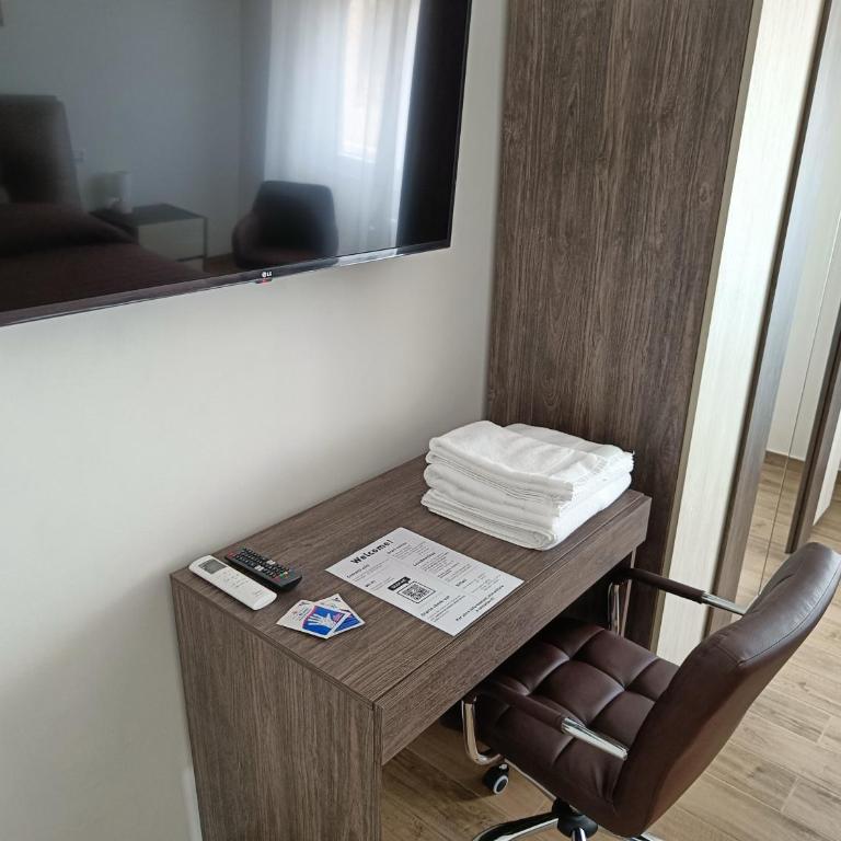 VSuites - Superior Double Room - 6
