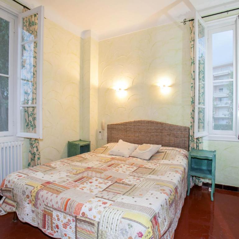 Hotel Villa Provencale - Chambre Double avec Salle de Bains Privative - 12