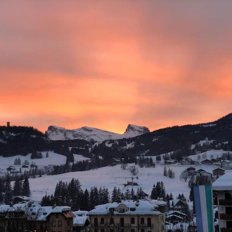 Luxury Panoramic 3BR Apt 2min to Centre 5min to Lifts - Appartamento con 3 Camere da Letto - 59