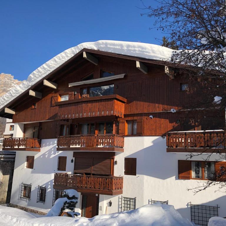 Luxury Panoramic 3BR Apt 2min to Centre 5min to Lifts - Appartamento con 3 Camere da Letto - 2