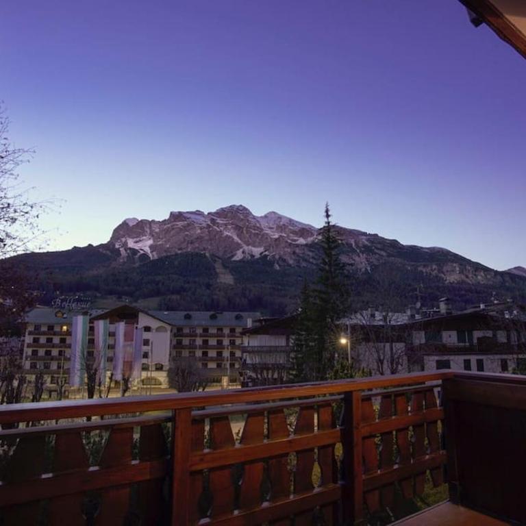 Luxury Panoramic 3BR Apt 2min to Centre 5min to Lifts - Appartamento con 3 Camere da Letto - 14