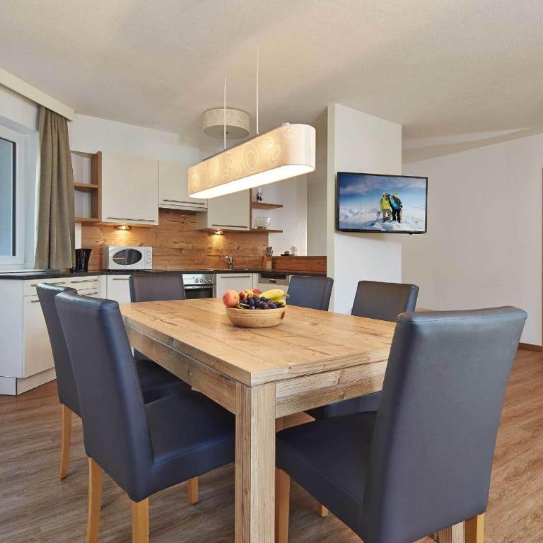 Alpendiamond Ski in & Bike Out apartments Top 200, 400 & penthouse 600 - Apartment mit 3 Schlafzimmern und Balkon - 10