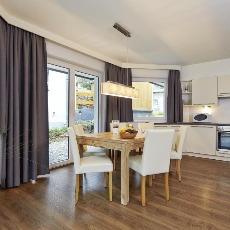 Alpendiamond Ski in & Bike Out apartments Top 200, 400 & penthouse 600 - Apartment mit Terrasse - 2