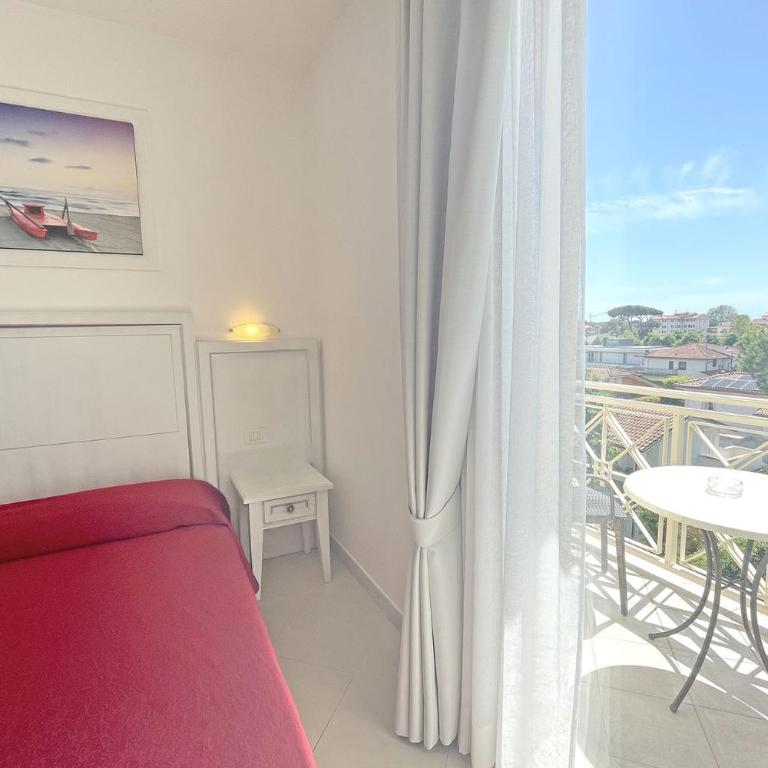 HOTEL PIGALLE - Camera Matrimoniale con Balcone - 4