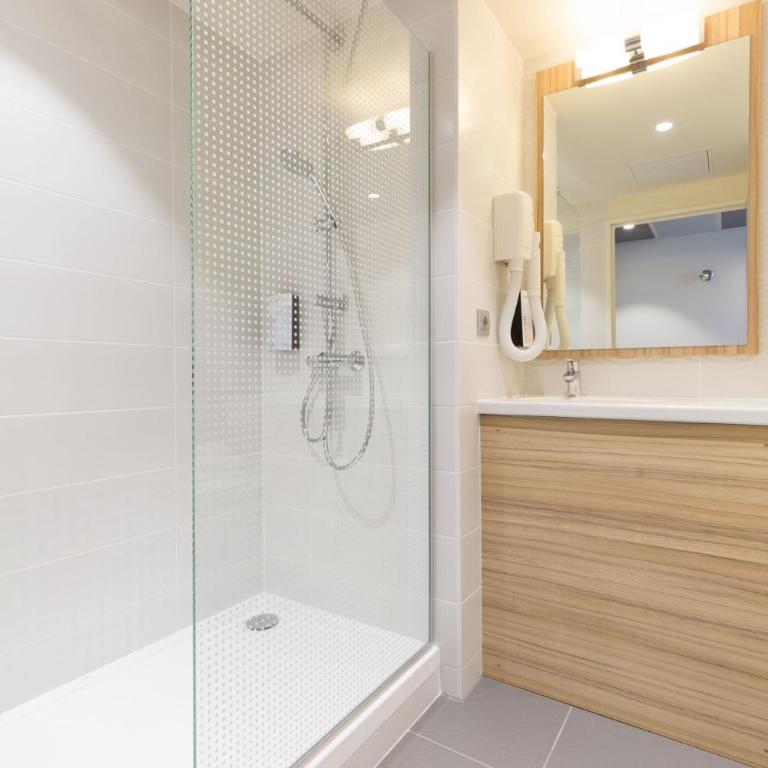 Campanile PRIME - Metz Centre Gare - Chambre Double Standard - 1