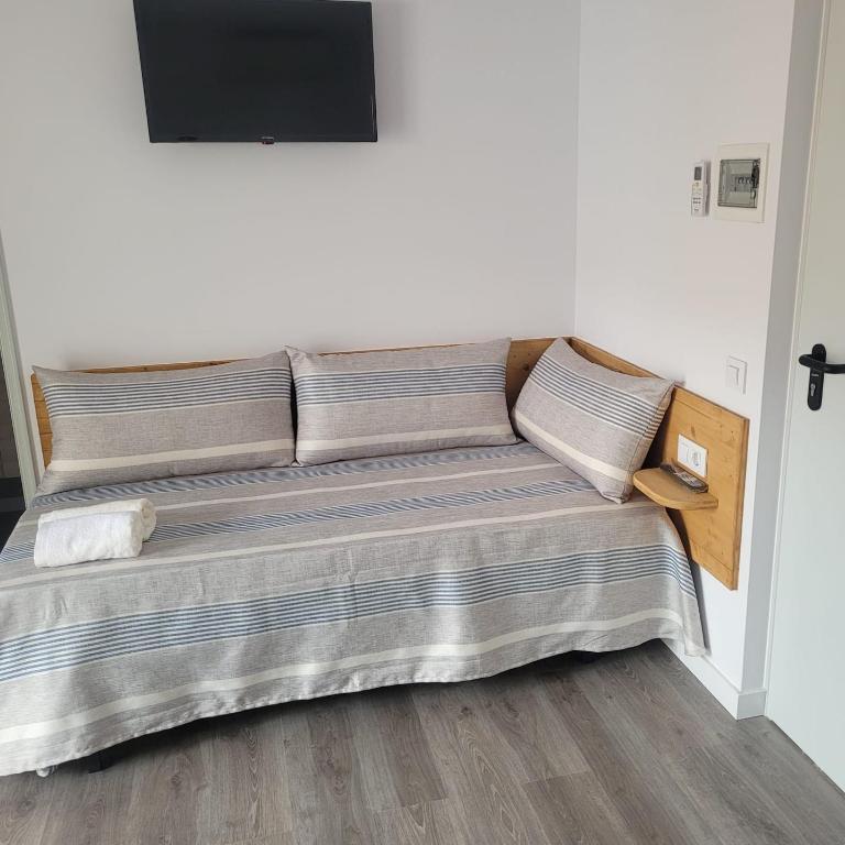 Malva Hostel Estartit - Triple Room - 9