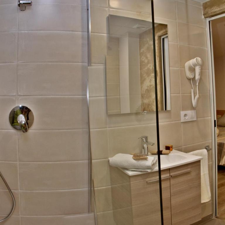 Malva Hostel Estartit - Family Room - 7