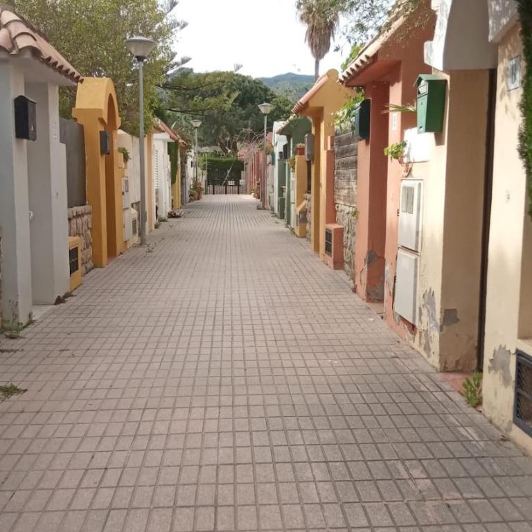 Villaparadisi - Three-Bedroom House - 16