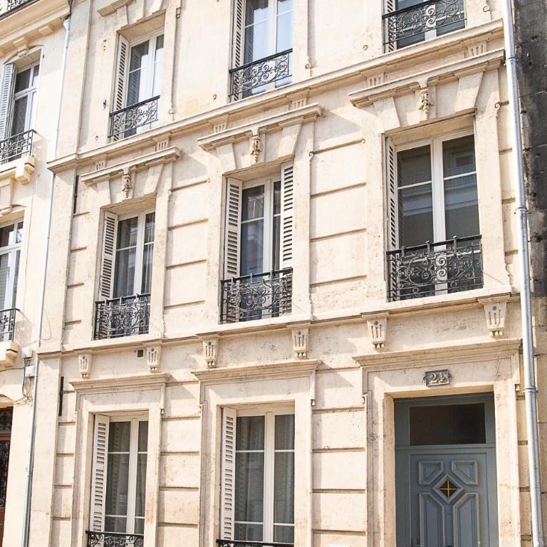 Demeure Belle Epoque - Chambre Double avec Salle de Bains Privative Extérieure - 19