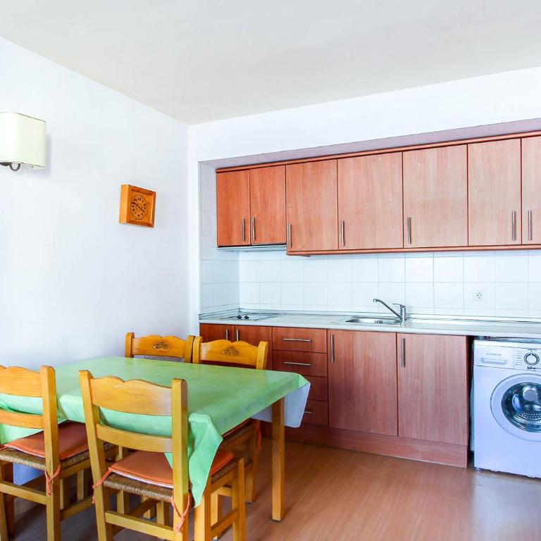 Blau Park 311 Sistach Rentals - Apartment with Pool View - 5