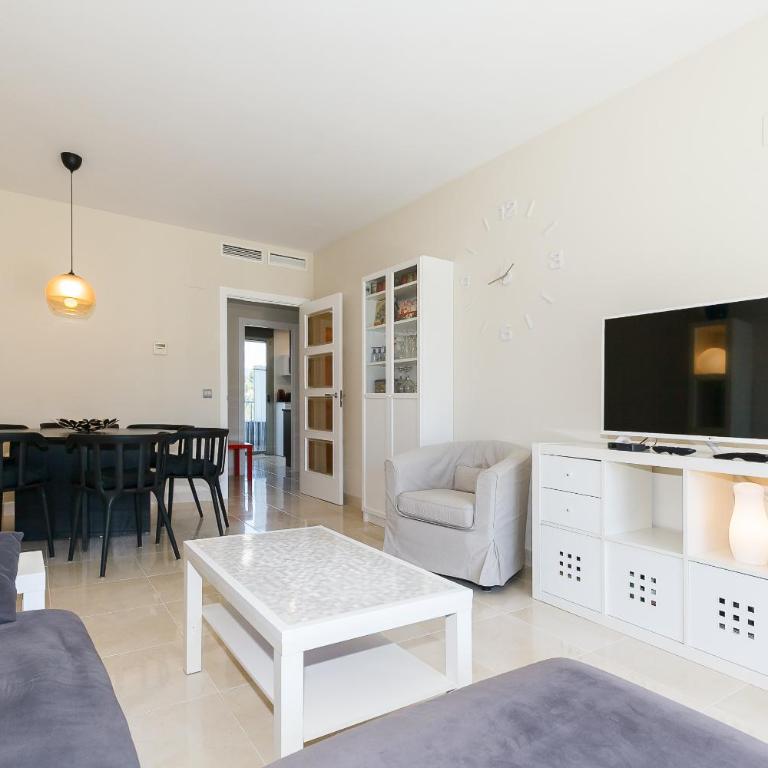 UHC Salou Villa Family Complex - Apartamento Familiar con vistas al jardín - 9