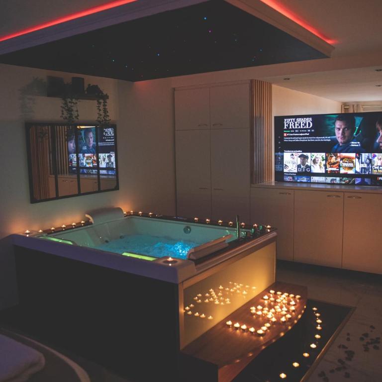 L&H SUIT - Suite avec Jacuzzi - 9