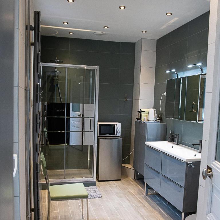 Demeure Belle Epoque - Chambre Double avec Salle de Bains Privative Extérieure - 11