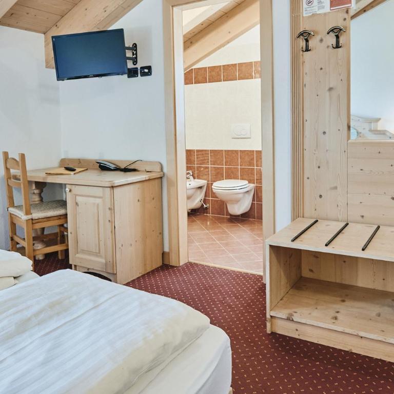 Hotel 2000 - Double or Twin Room - 5