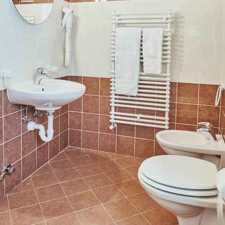 Hotel 2000 - Double or Twin Room - 2